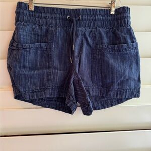 Athleta Navy Blue print linen Shorts